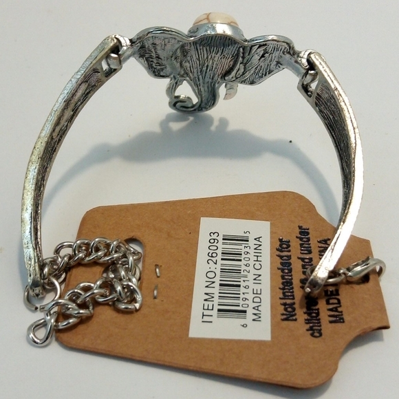 Silver/White Engraved Large Elephant Head Bracelet - Picture 3 of 3